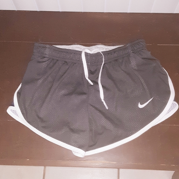 grey nike athletic shorts